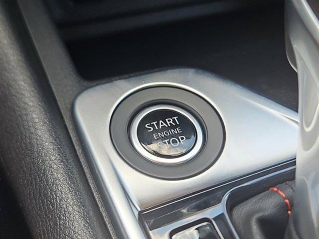 Photo of 2025 White Nissan Sentra