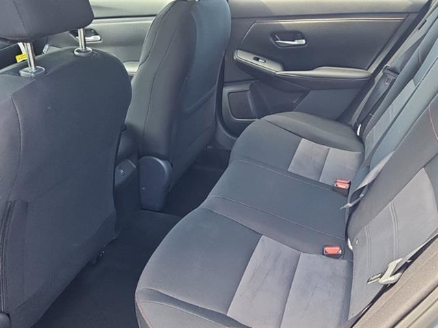 Photo of 2025 White Nissan Sentra