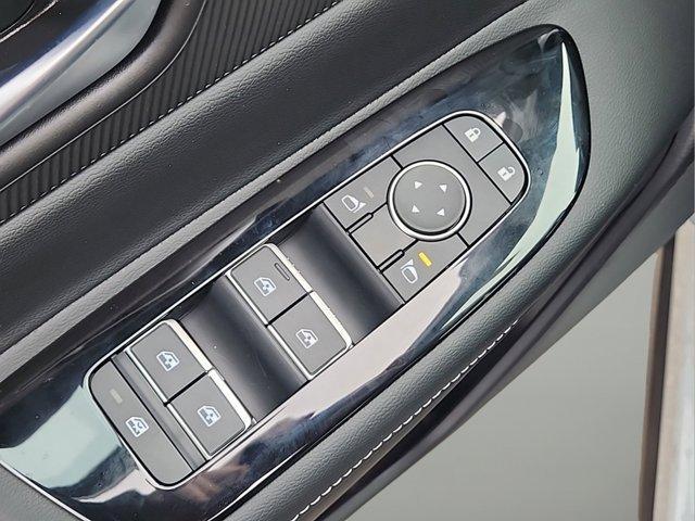 Photo of 2025 Everest White P Nissan Murano