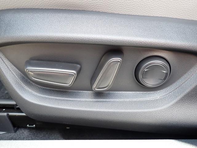 Photo of 2025 Ice Toyota Camry