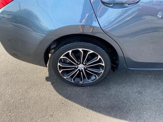 Photo of 2014 Gray Toyota Corolla