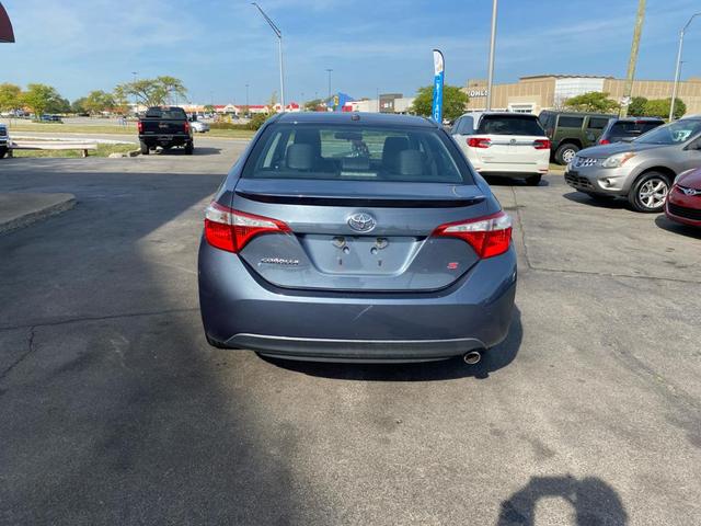 Photo of 2014 Gray Toyota Corolla