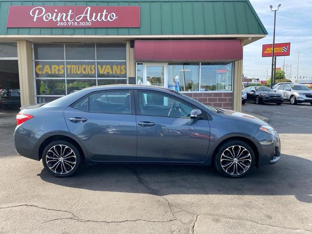 Photo of 2014 Gray Toyota Corolla