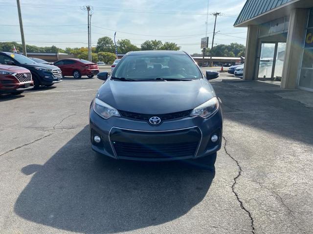 Photo of 2014 Gray Toyota Corolla