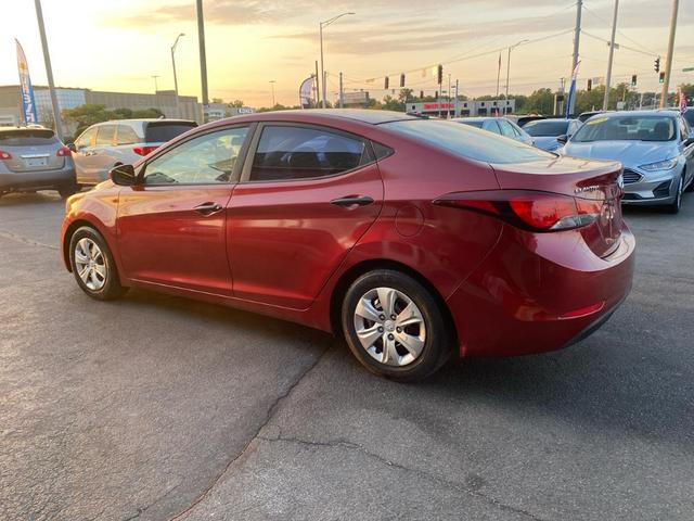 Photo of 2016 Venetian Red Hyundai ELANTRA