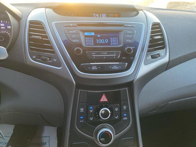Photo of 2016 Venetian Red Hyundai ELANTRA
