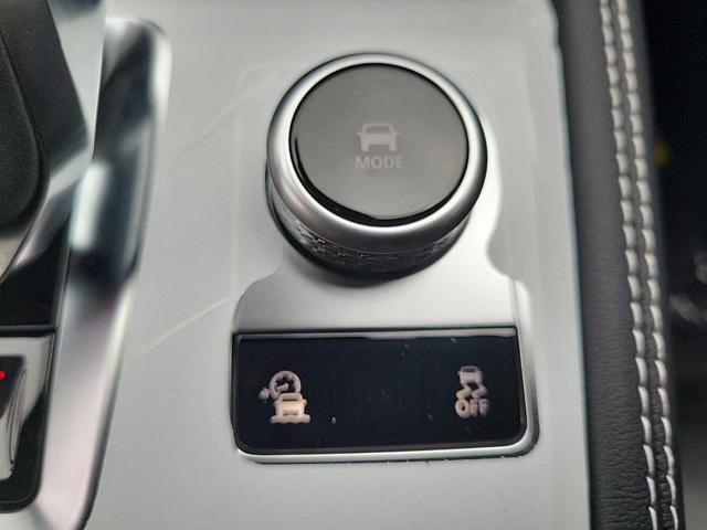 Photo of 2025 Carpathian Grey Jaguar F-PACE