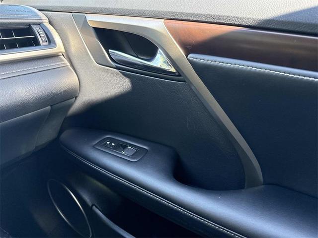 Photo of 2022 Atomic Silver Lexus RX 350