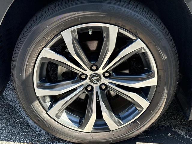 Photo of 2022 Atomic Silver Lexus RX 350