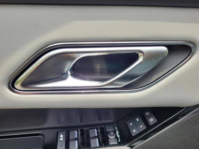 Photo of 2026 Fuji White Land Rover Range Rover Velar