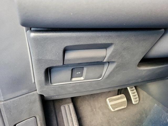 Photo of 2024 Santorini Black Land Rover Range Rover Evoque