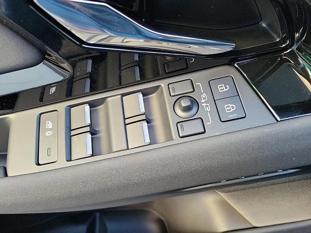 Photo of 2024 Santorini Black Land Rover Range Rover Evoque