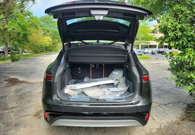 Photo of 2025 Carpathian Grey Jaguar F-PACE