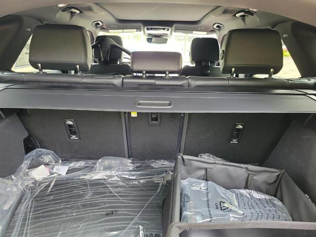 Photo of 2026 Santorini Black Land Rover Range Rover Velar