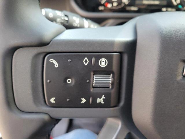 Photo of 2025 Fuji White Land Rover Defender