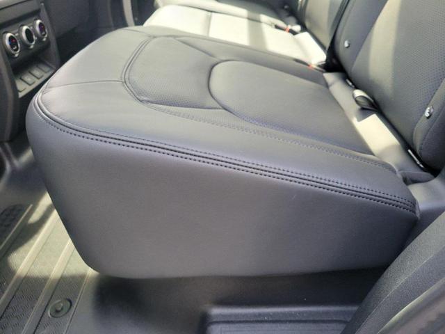 Photo of 2025 Fuji White Land Rover Defender
