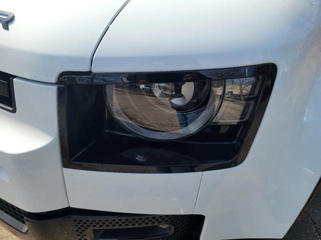 Photo of 2025 Fuji White Land Rover Defender