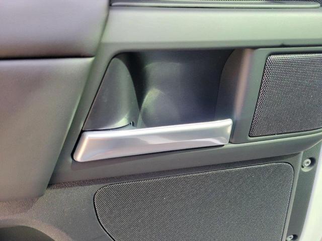 Photo of 2025 Fuji White Land Rover Defender