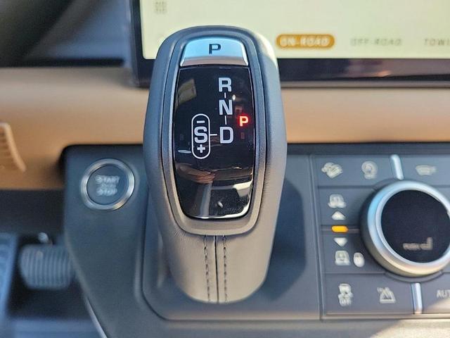 Photo of 2025 Pangea Green Land Rover Defender