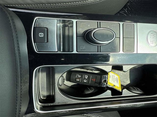 Photo of 2021 Fuji White Land Rover Range Rover
