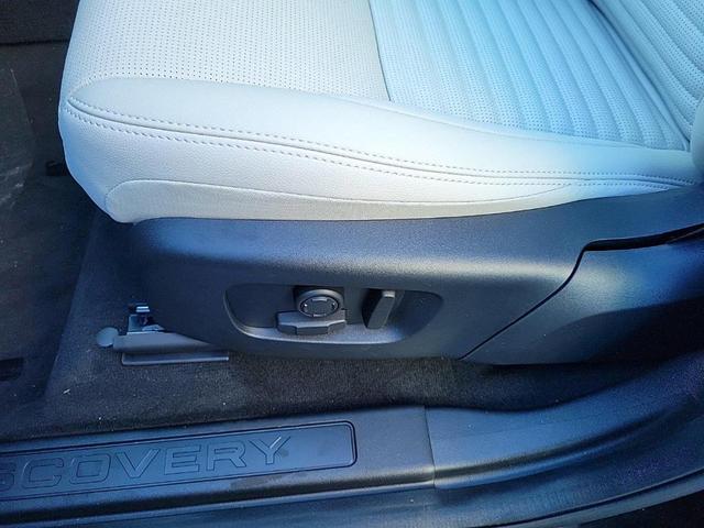 Photo of 2024 Santorini Black Land Rover Discovery Sport