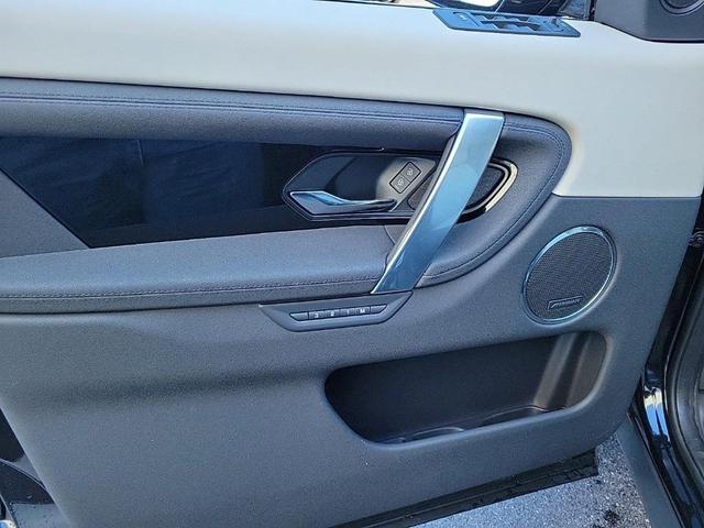 Photo of 2024 Santorini Black Land Rover Discovery Sport