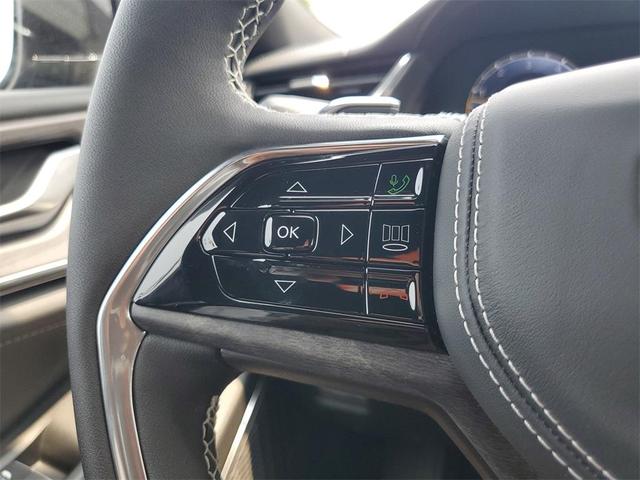 Photo of 2025 Diamond Black Jeep Grand Cherokee