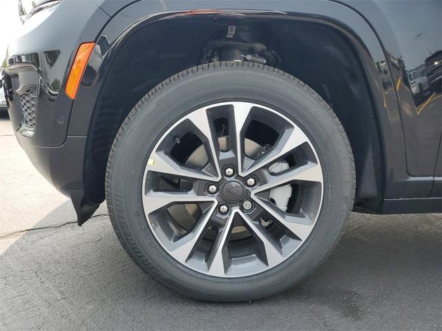 Photo of 2025 Diamond Black Jeep Grand Cherokee