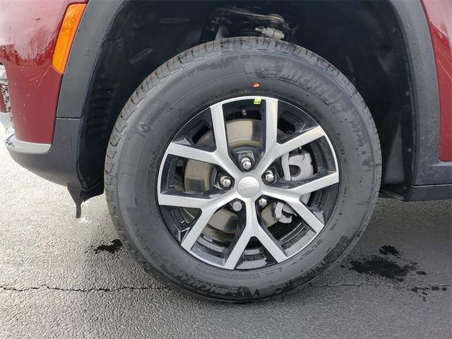 Photo of 2025 Velvet Red Pearlcoat Jeep Grand Cherokee L