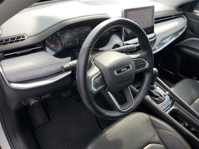 Photo of 2022 Bright White Clearcoat Jeep Compass