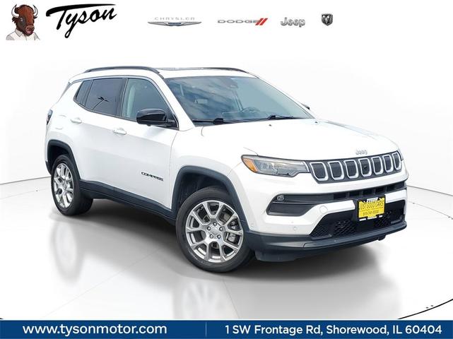 Photo of 2022 Bright White Clearcoat Jeep Compass
