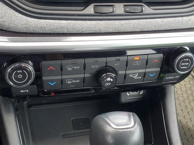 Photo of 2022 Bright White Clearcoat Jeep Compass
