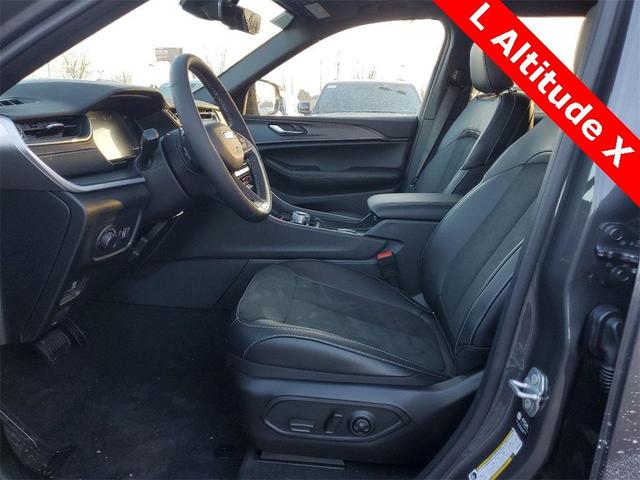 Photo of 2025 Gray Jeep Grand Cherokee L