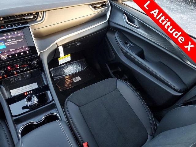 Photo of 2025 Gray Jeep Grand Cherokee L