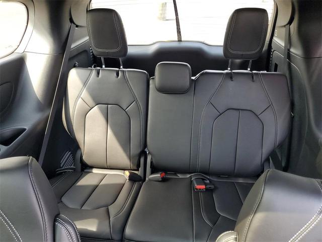 Photo of 2026 PR6 Chrysler Pacifica