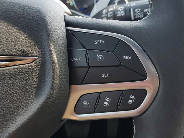 Photo of 2026 PR6 Chrysler Pacifica