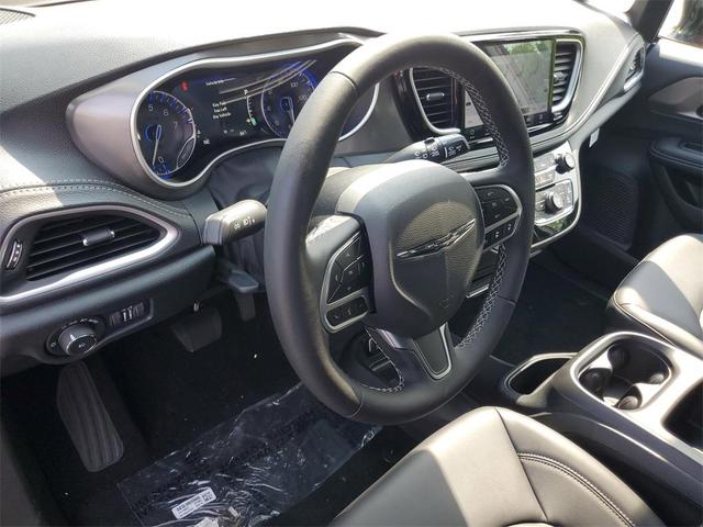 Photo of 2026 PR6 Chrysler Pacifica