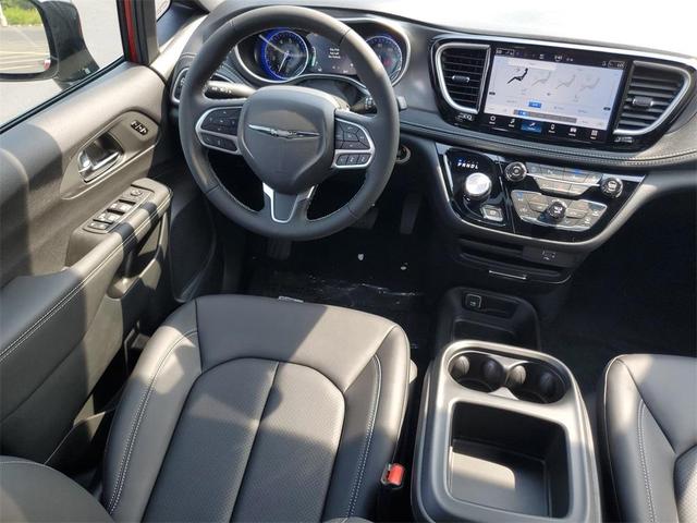 Photo of 2026 PR6 Chrysler Pacifica