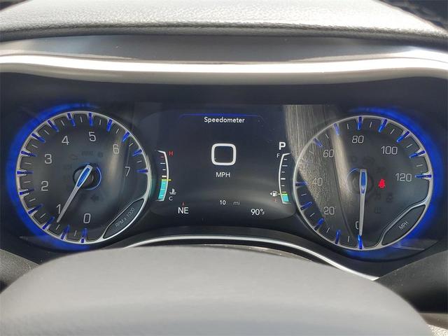 Photo of 2025 Diamond Black Chrysler Pacifica