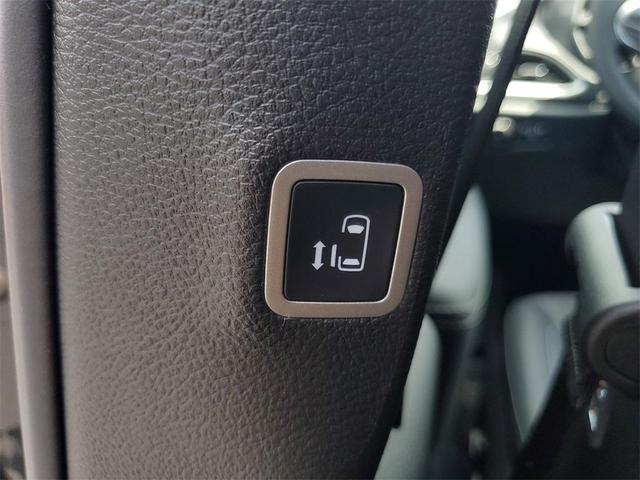 Photo of 2025 Diamond Black Chrysler Pacifica