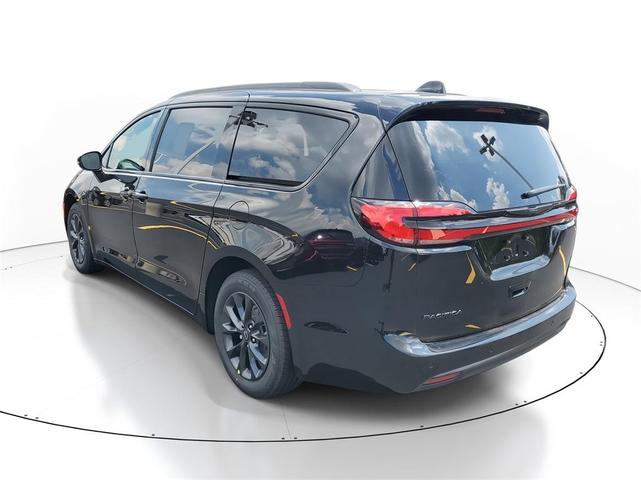 Photo of 2025 Diamond Black Chrysler Pacifica