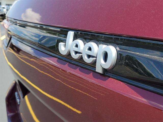 Photo of 2025 Velvet Red Pearlcoat Jeep Grand Cherokee