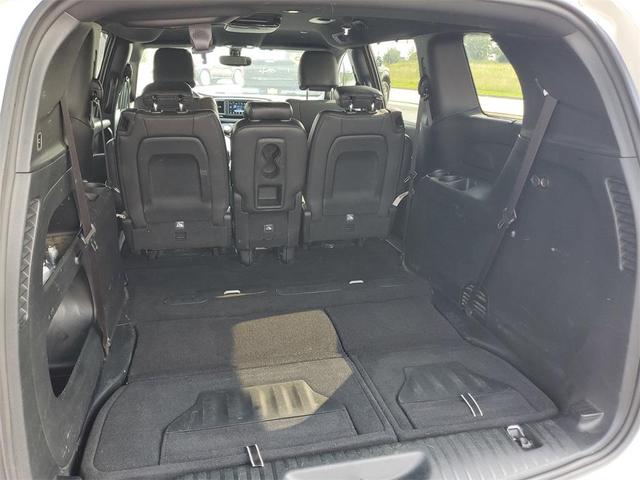 Photo of 2020 Luxury White Pearlcoat Chrysler Pacifica