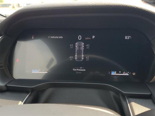 Photo of 2025 Silver Jeep Grand Cherokee