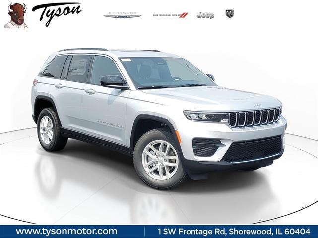 Photo of 2025 Silver Jeep Grand Cherokee