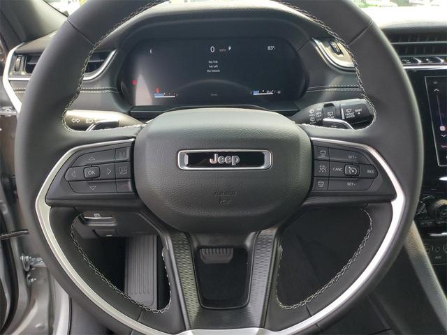 Photo of 2025 Silver Jeep Grand Cherokee