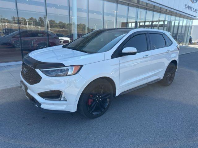 Photo of 2022 Star White Ford Edge