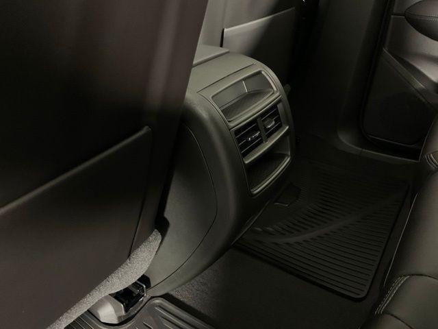 Photo of 2025 Silver Metallic Cadillac XT5