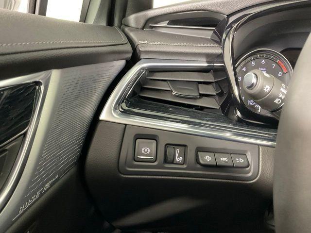 Photo of 2025 Silver Metallic Cadillac XT5
