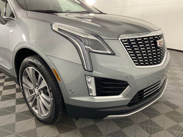 Photo of 2025 Silver Metallic Cadillac XT5